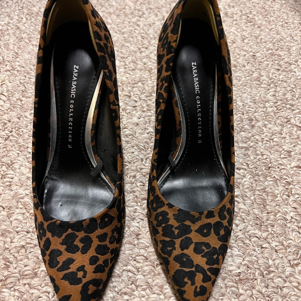 ZARA PUMPS